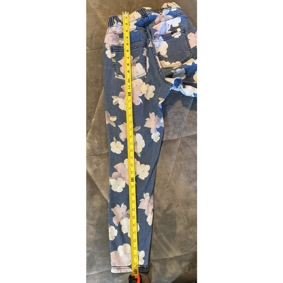Hue Legging Jeans With White Flowers Denim Elastic Waist Size Small - Picture 6 of 13